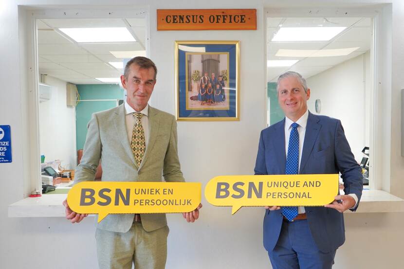 State Secretary for the Interior and Kingdom Relations and Island Governor introduce the personal Citizen Service Number (BSN) pick-up weeks.